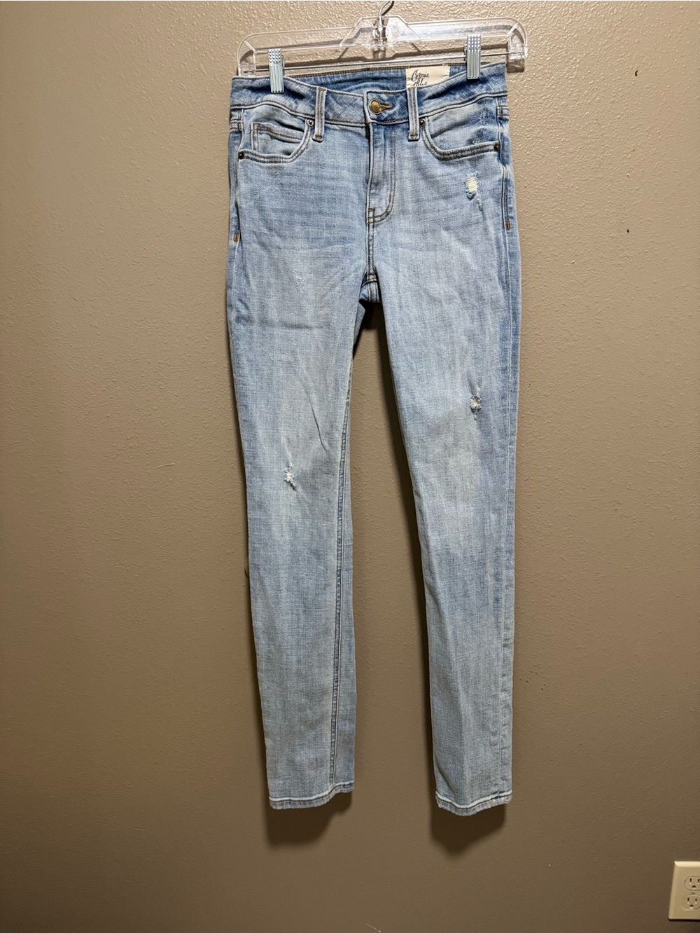 Vintage Cosmic Blue Love Light Blue Skinny Jeans with Subtle Distressing